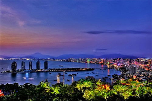 嗯呐嗯呐吧台小火锅